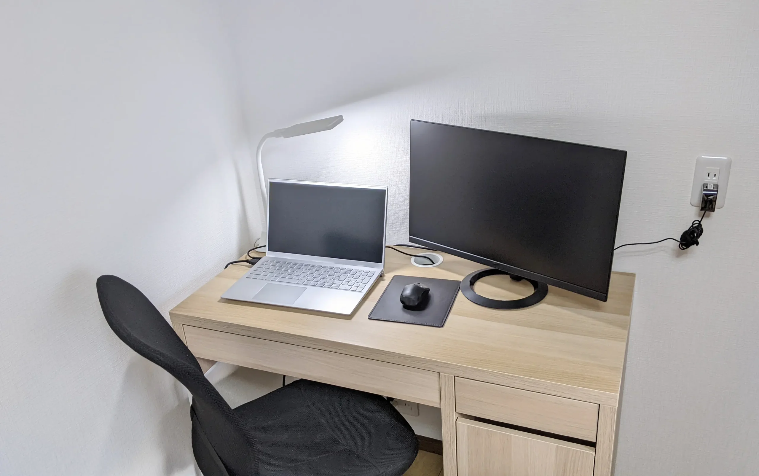 仕事自宅の仕事スペース